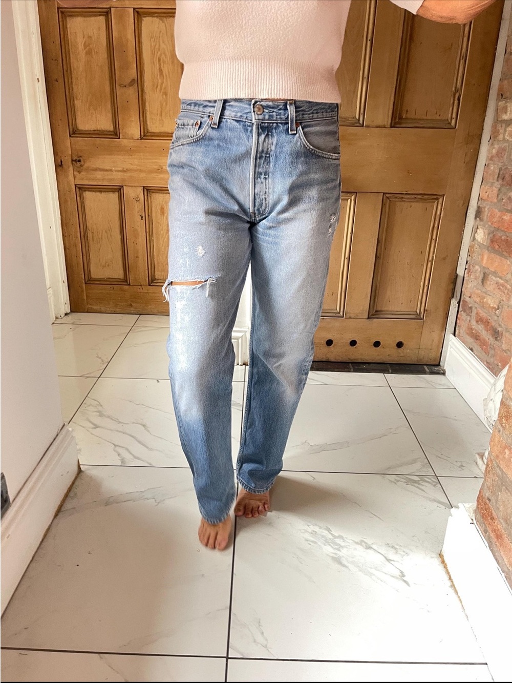 Vintage Levi’s Light Blue Distressed Relaxed Jeans